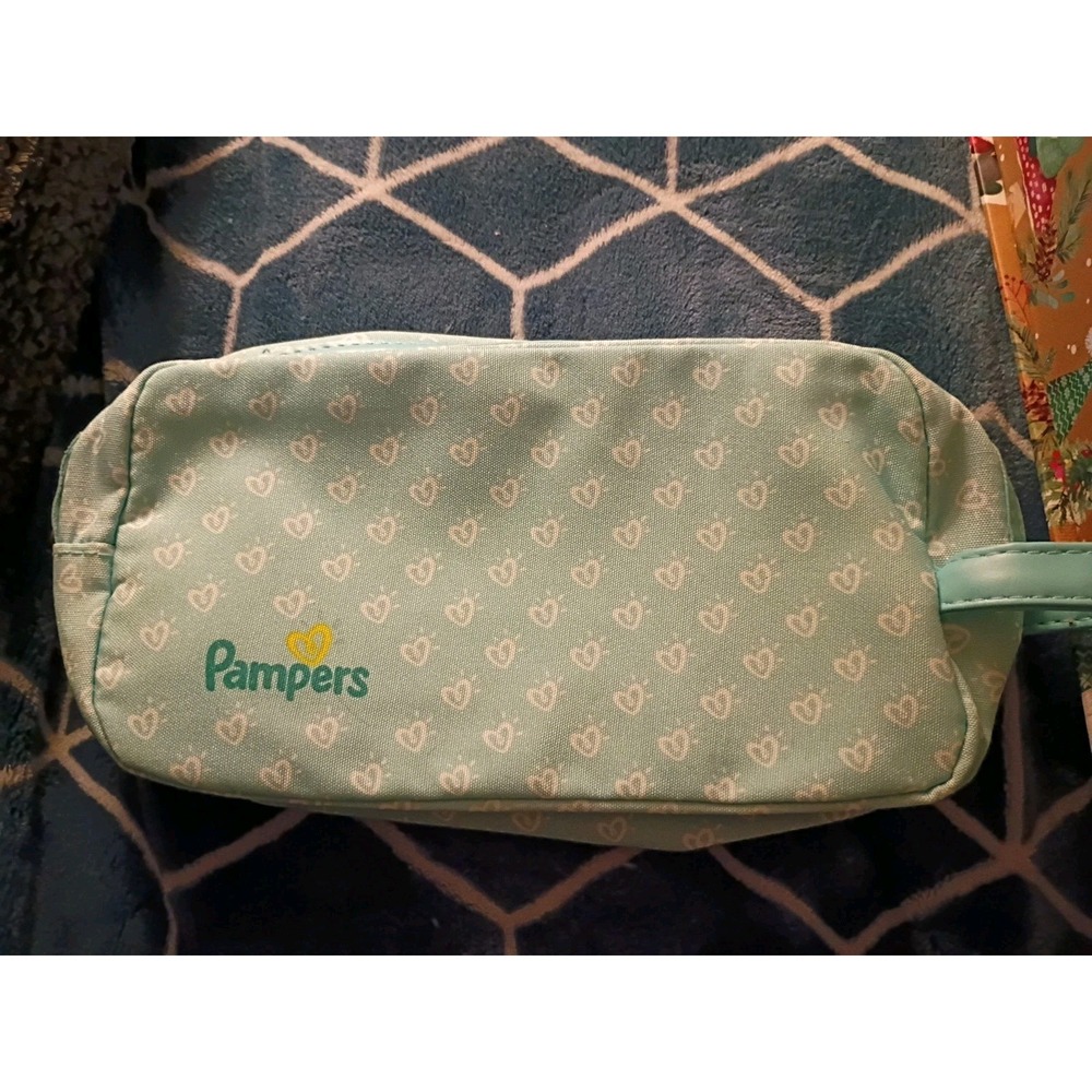 New Without Tags Pampers  Hearts Travel Pouche Zip Up small